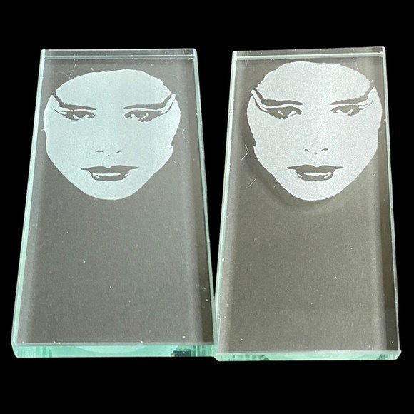 🖼️ GLASS ETCHING ENGRAVING FACE PORTRAIT ART PAPERWEIGHT NUMBERED - Picture 1 of 3